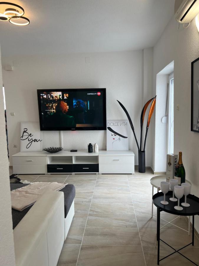 Apartments Imperium โตรกีร์ ภายนอก รูปภาพ